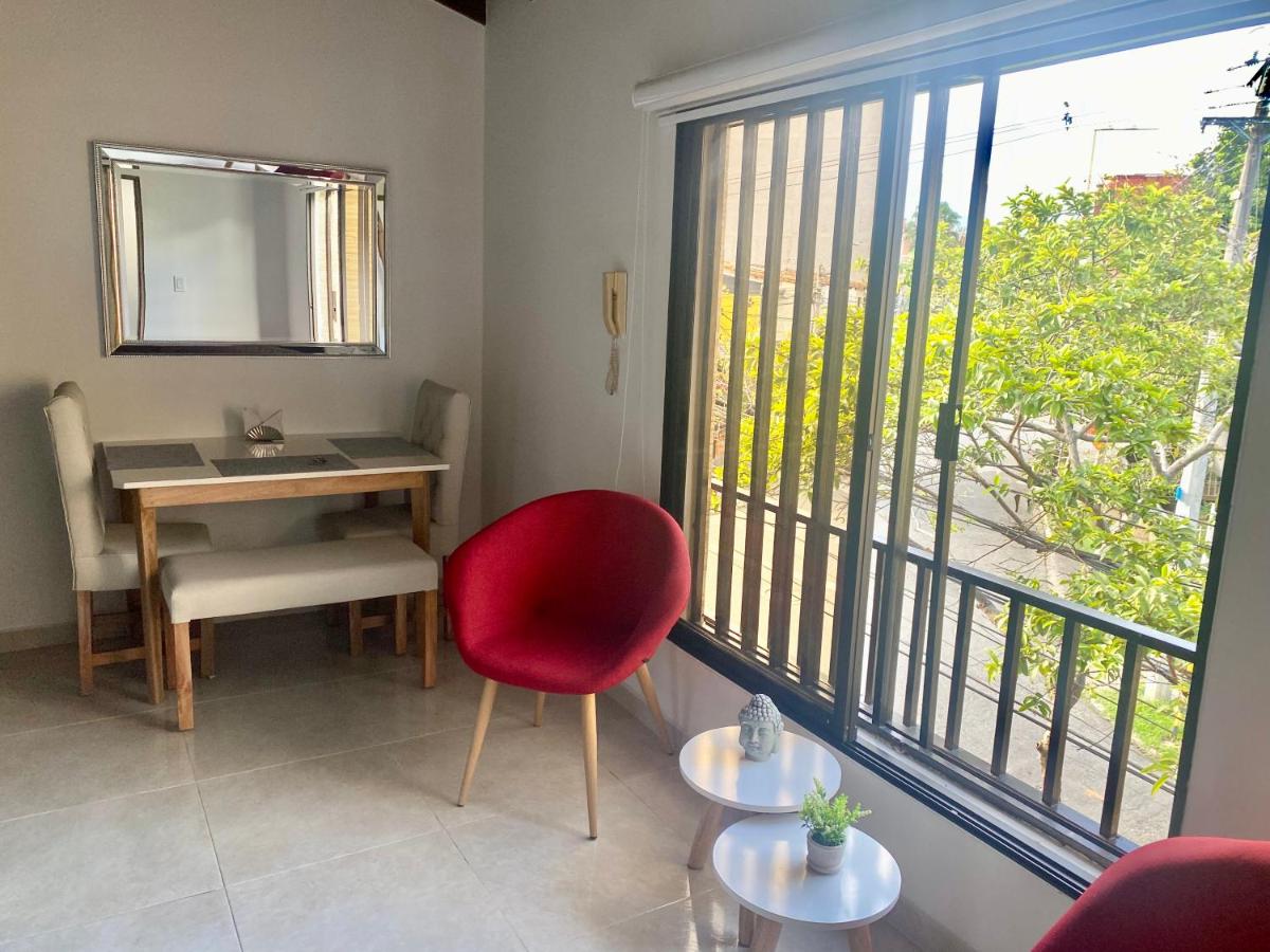 AMPLIO Y MODERNO APARTAMENTO EN LAURELES