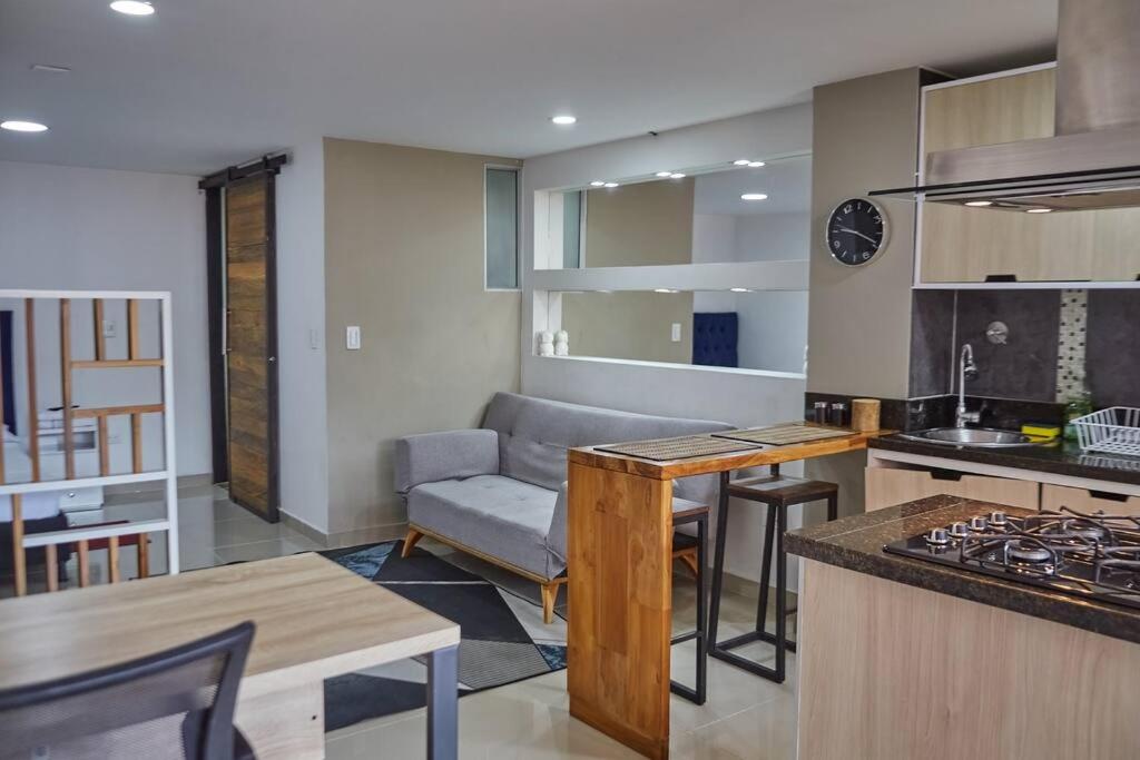 Apartaestudio con Terraza Laureles