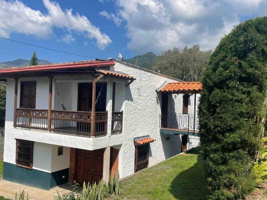Apartamento cerca a charco corazón