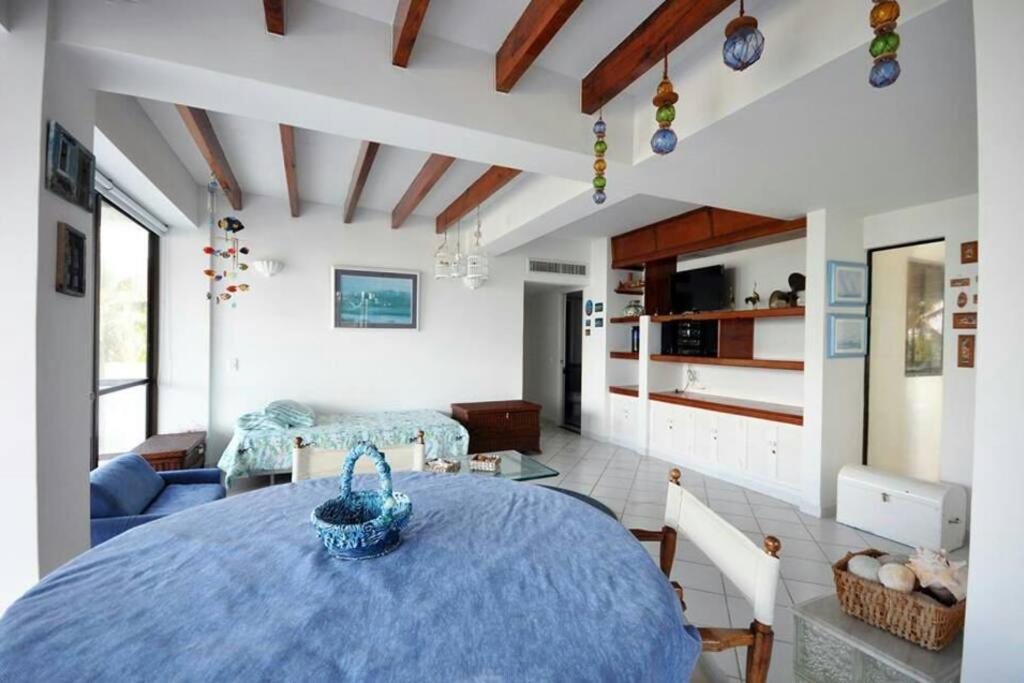 Apartamento en San Andrés frente al mar con piscina