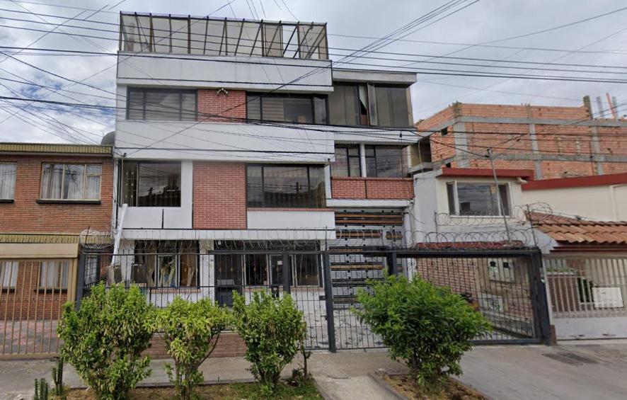 Apartasuites Bogotá 53 cerca al aeropuerto 02