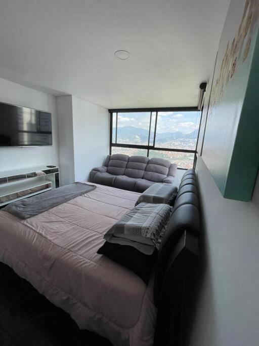 Apto de lujo Las Palmas medellin 3 BR
