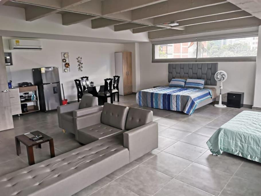 Big studio 205 2 beds ,A/C close to poblado park