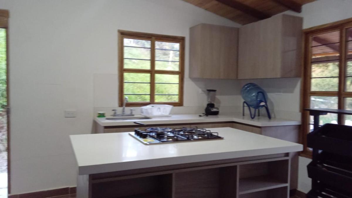 Cabaña Almonte Aviturismo Pet Friendly 35 minutos de Medellín
