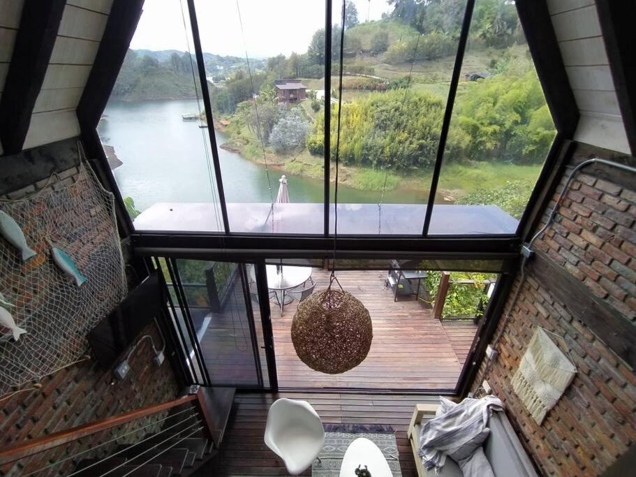 Cabaña con jacuzzi y acceso al embalse - Portum I