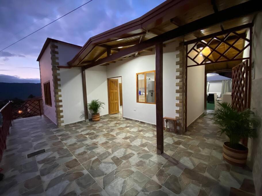 Cabaña Moderna con Jacuzzi y excelente vista San Gil -Pinchote