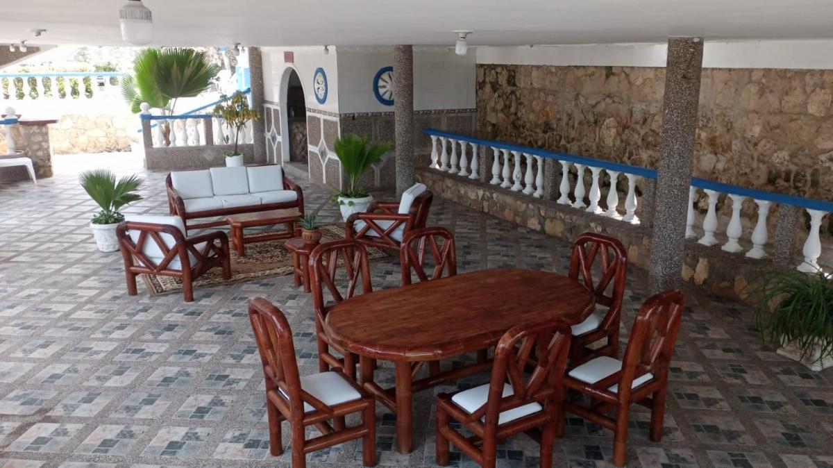 Cabaña tranquila: piscina, mar, privacidad