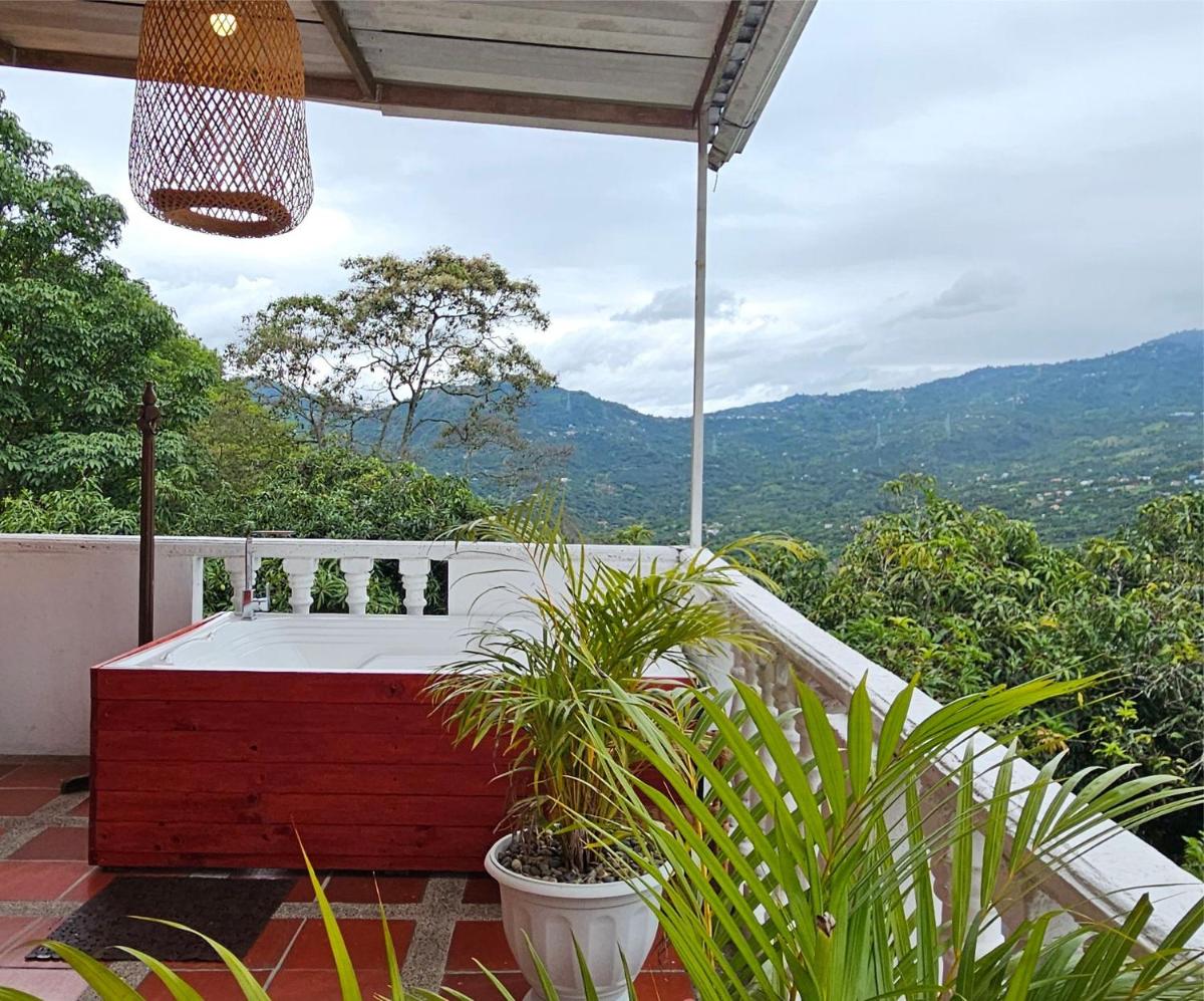 Casa campestre cerca a Bogotá con jacuzzi