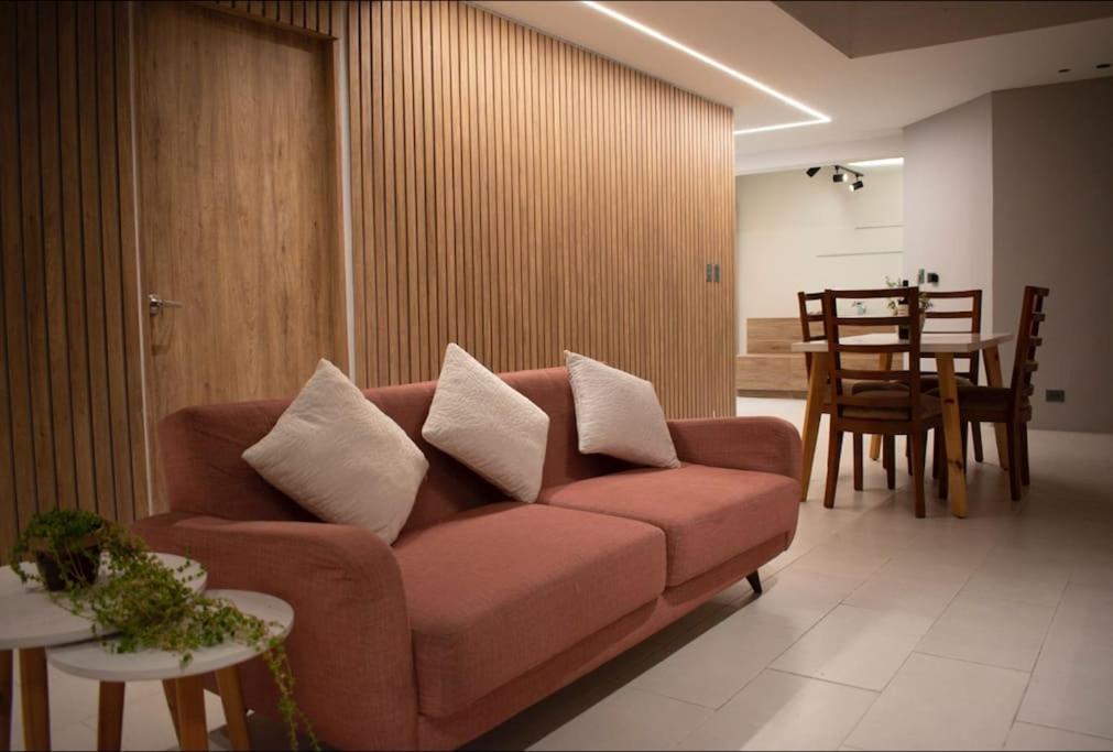 Casa con JACUZZI New Aire Acondicionado