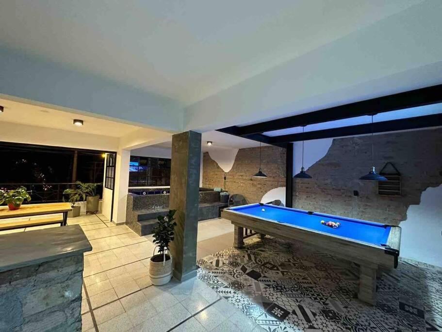 CASA MANILA - 8Bed 8.5Bath - Hot Tube - Poblado