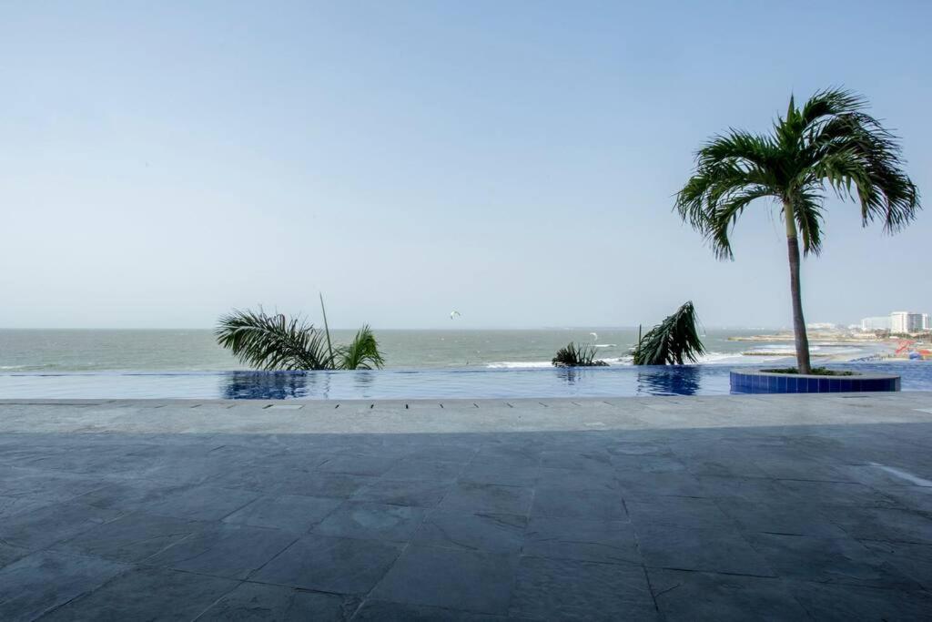 departamento de lujo frente a la playa