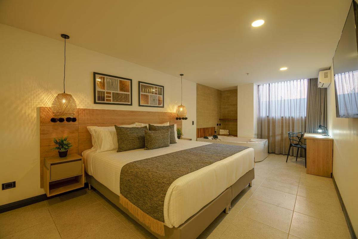 First Class Hotel by 5 Host