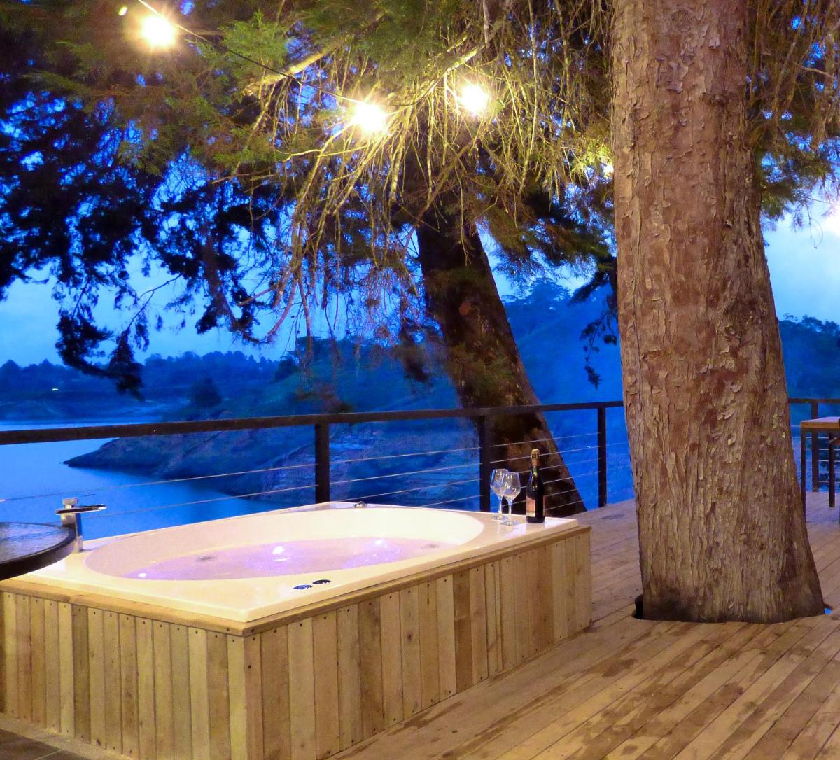 Guatapé Lodge, Tree House with Jacuzzi