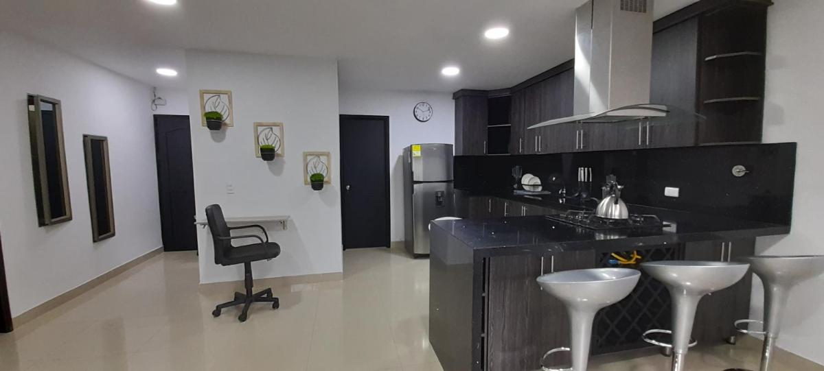 Habitación 301 con baño privado cerca a laureles