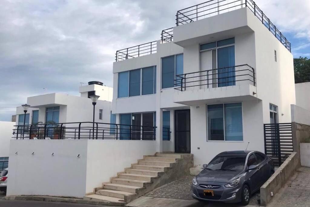 Hermosa Casa en conjunto Girardot- Via el Peñón