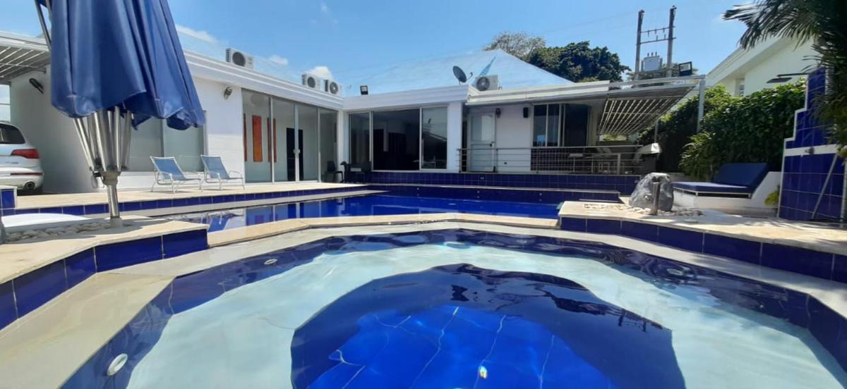 Hermosa Casa en El Peñon con Piscina y Jacuzzi Privados