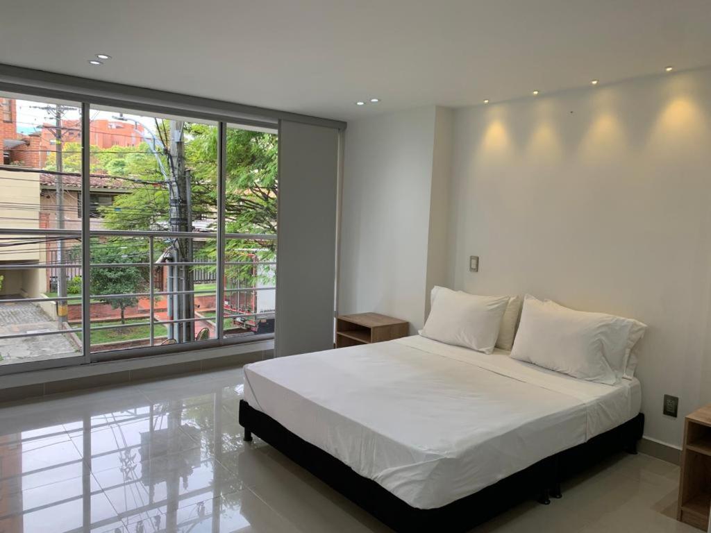 Hermoso y nuevo apartamento en Conquistadores 201