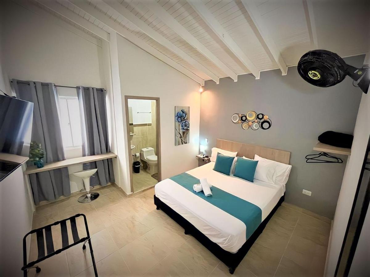 Hotel 12 Nights