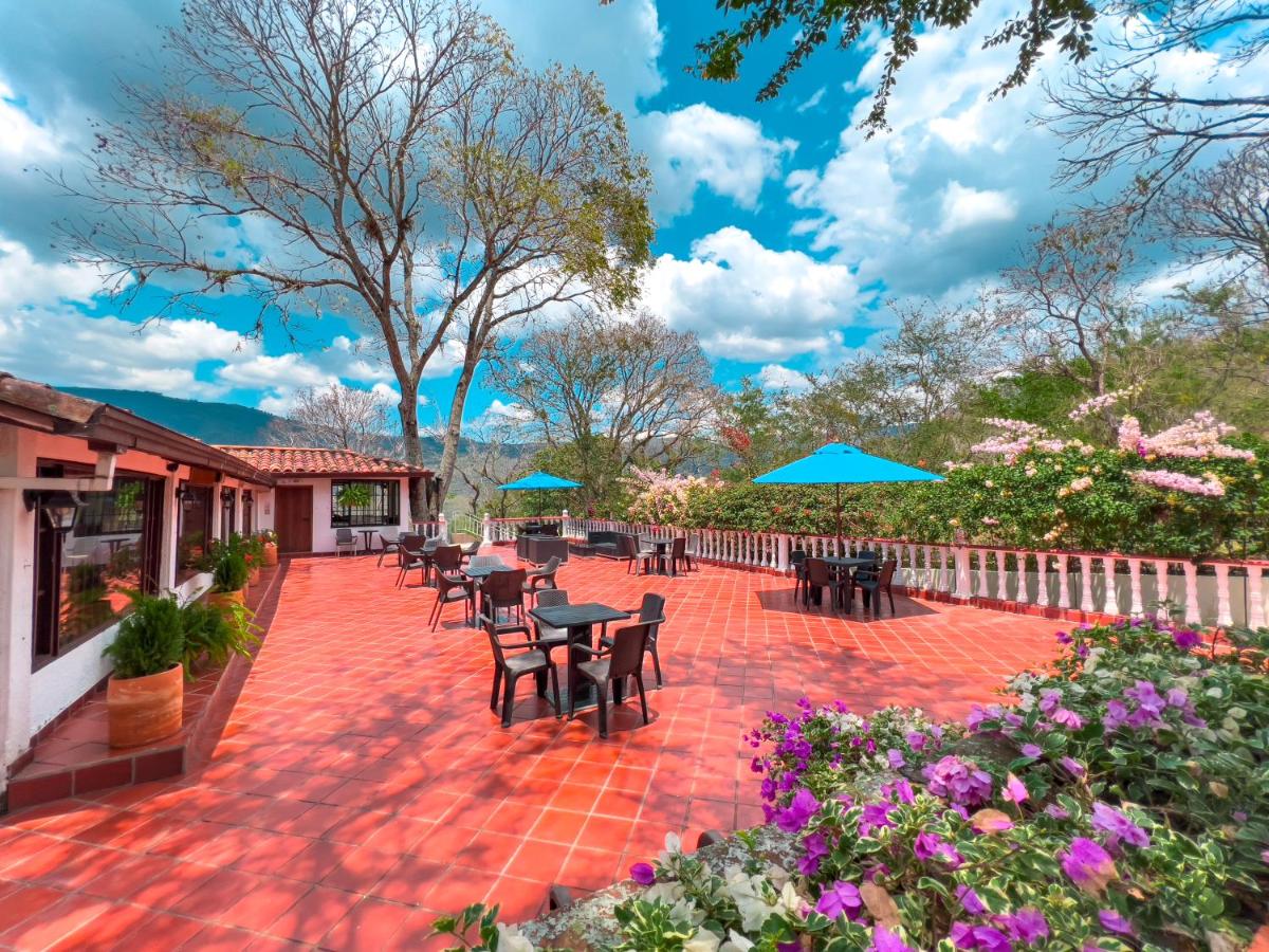Hotel Campestre La Trinidad