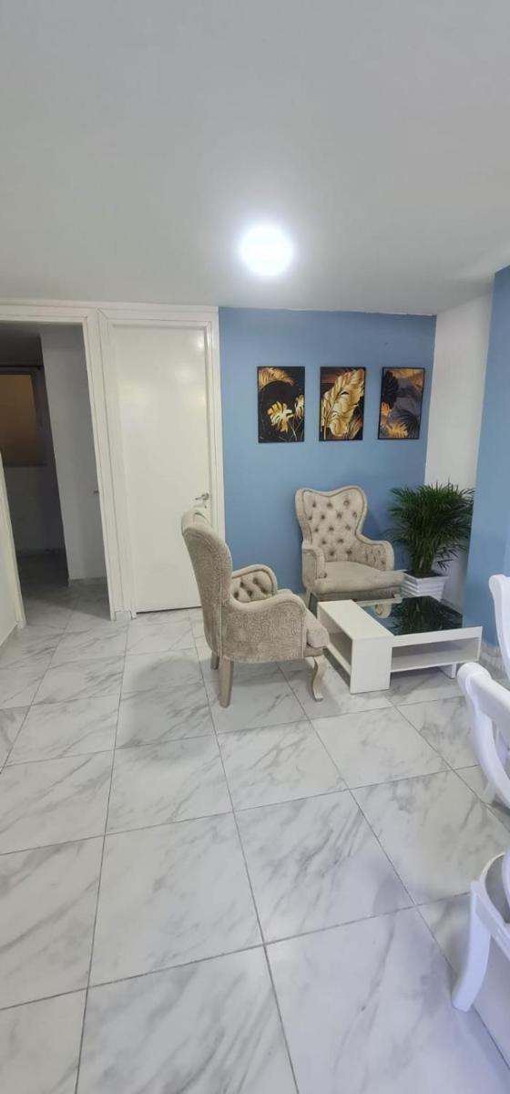 Lindo y cálido apartamento familiar