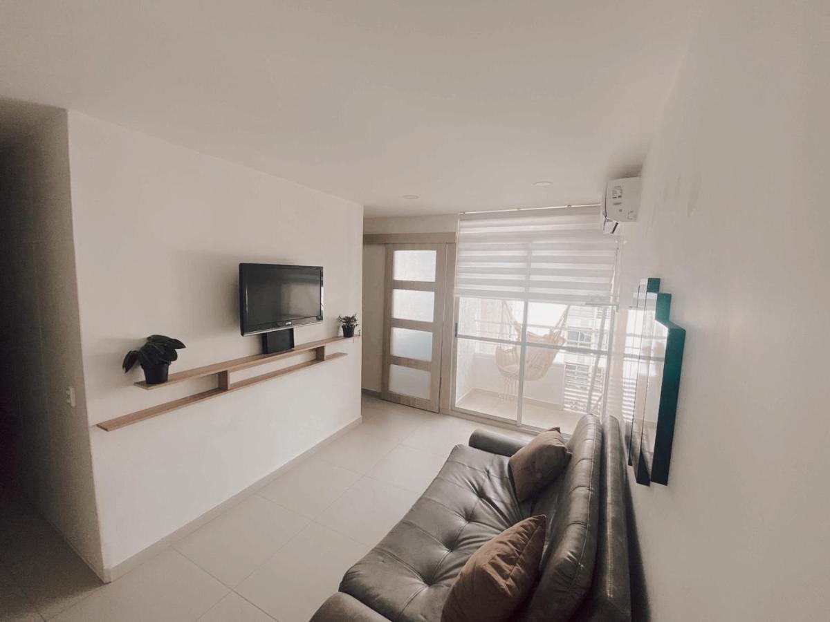 lovely 2 bedroom Apartment with pool and gym
