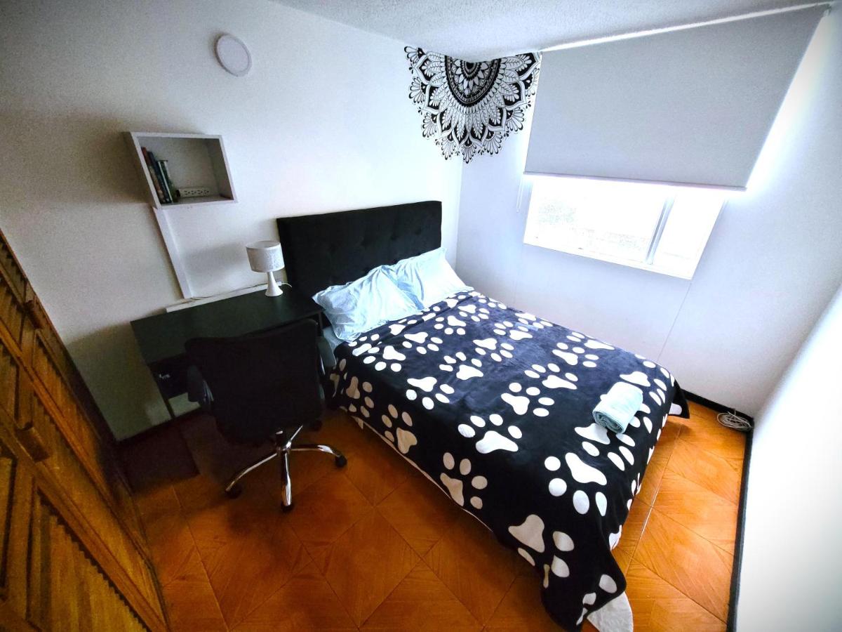 Lovely private room in apartment in Cedritos