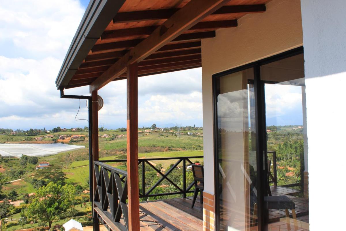 Mesa De los Santos, Balcones De los Santos Cabaña Lounge Eugenia