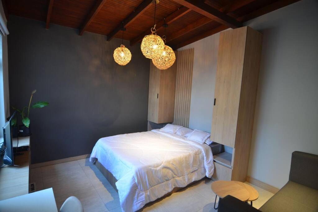 Moderno y Lujoso apartaestudio en Medellín 304