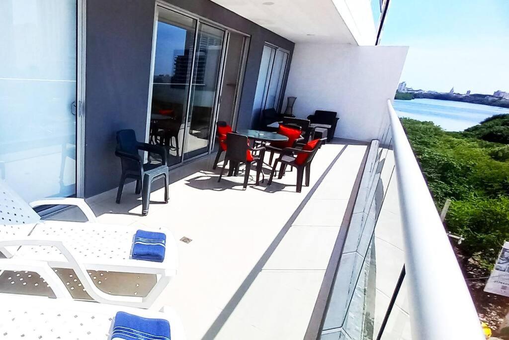 P44 2BD & 3BA Huge terrance to the sea 10 min walking walled City