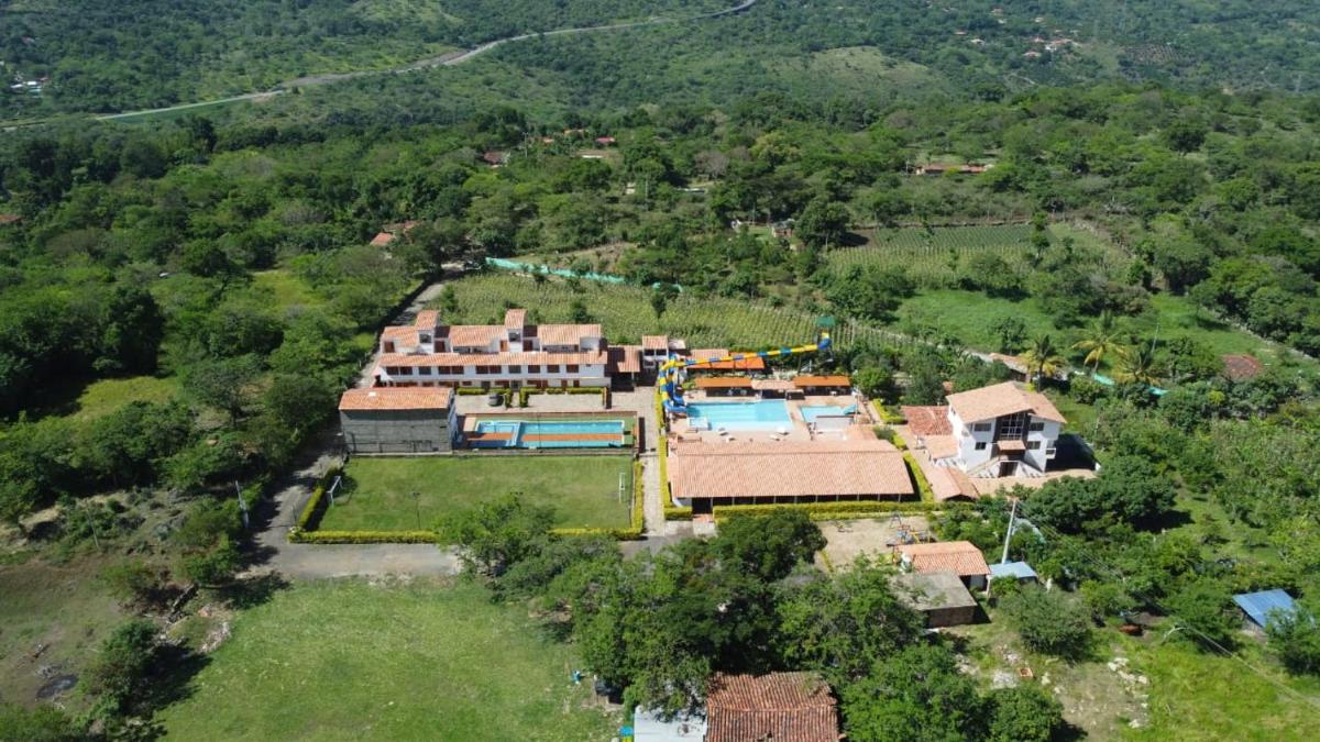 SAN GIL-Hotel Resort Campestre Puerta Del Sol