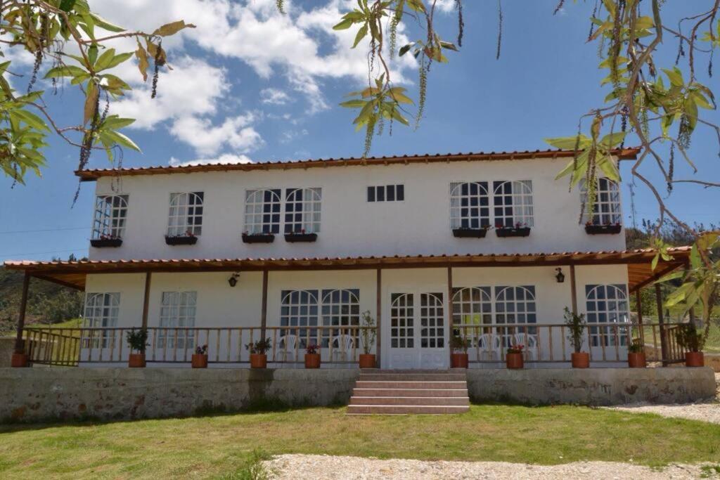 VILLA ERIKA comoda casa bellisima vista